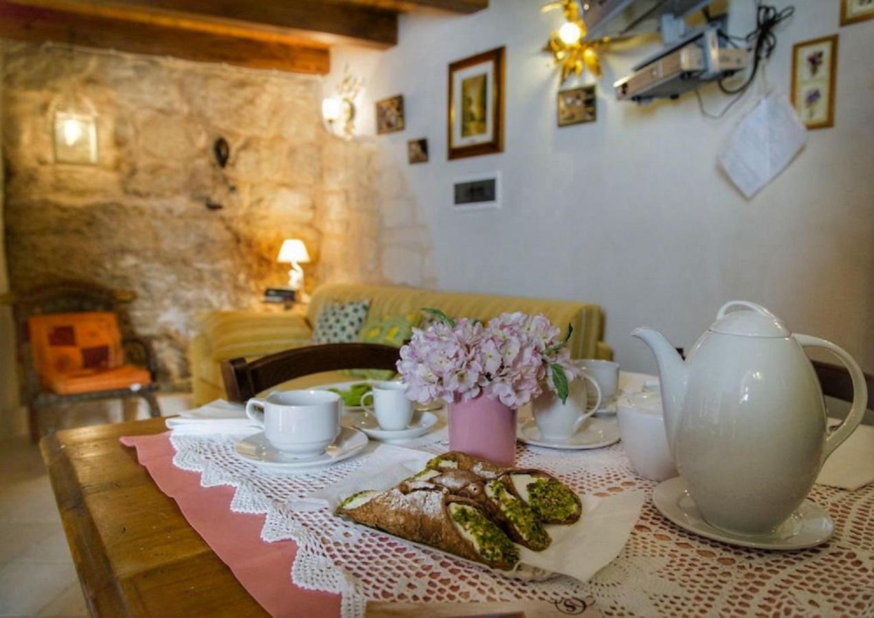 Lilibeth Houses - Charming & Lovely Views 希克利 外观 照片